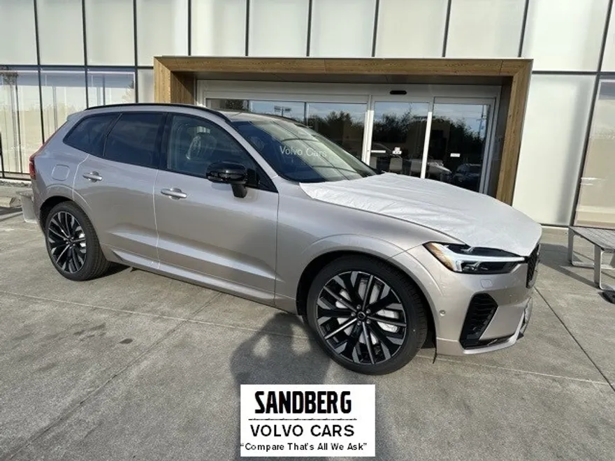 2026 Volvo XC60 Hybrid T8 photo 1