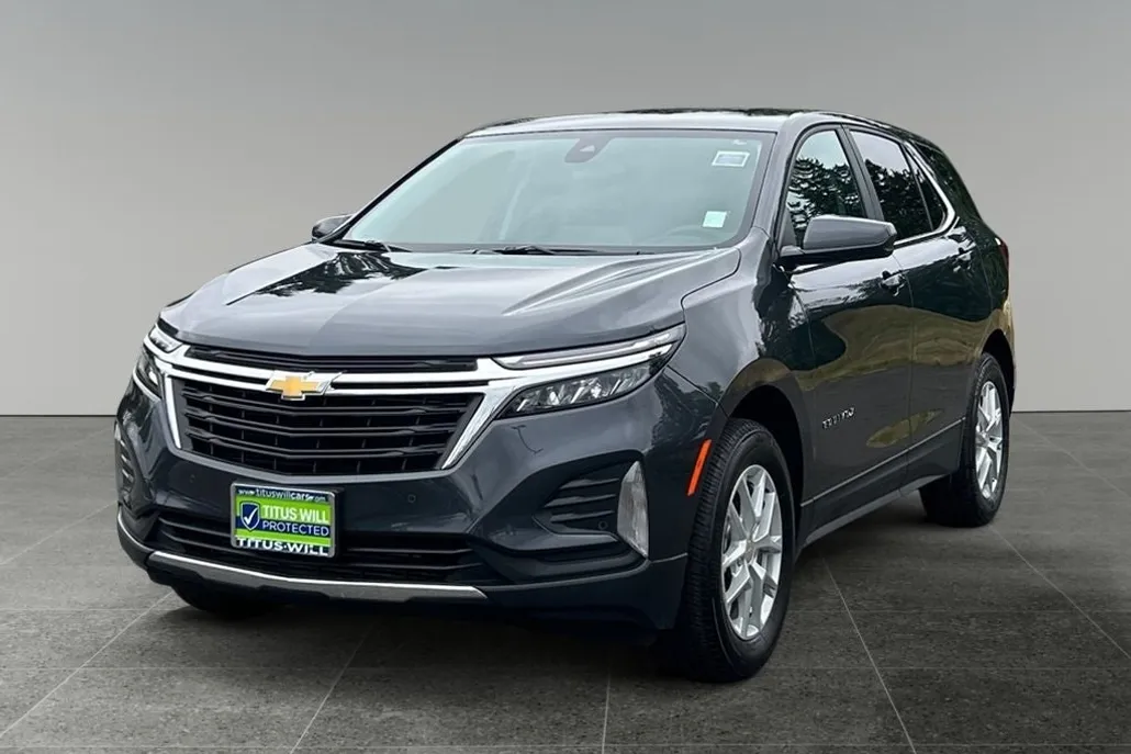 2023 Chevrolet Equinox LT photo 1