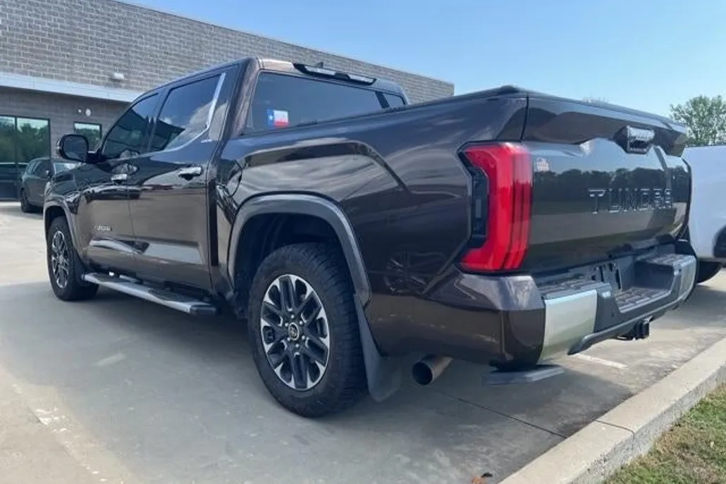 2022 Toyota Tundra Limited CrewMax photo 1