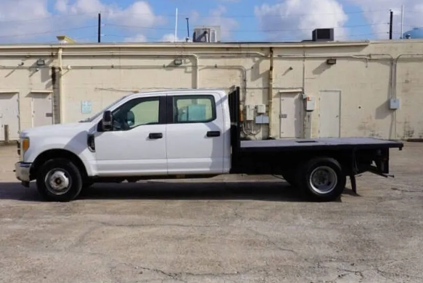 2017 Ford F-350 XL photo 1