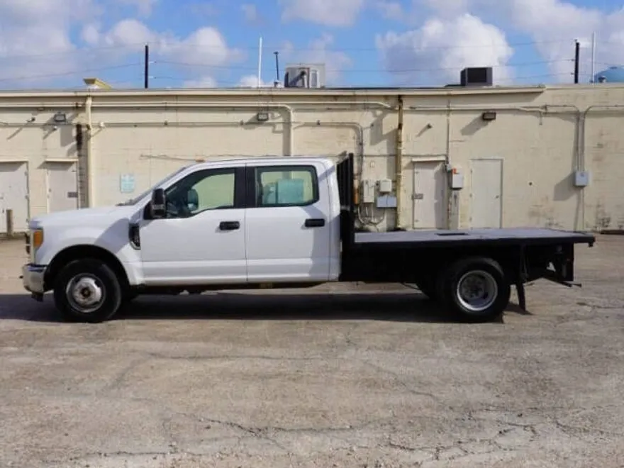 2017 Ford F-350 XL photo 1