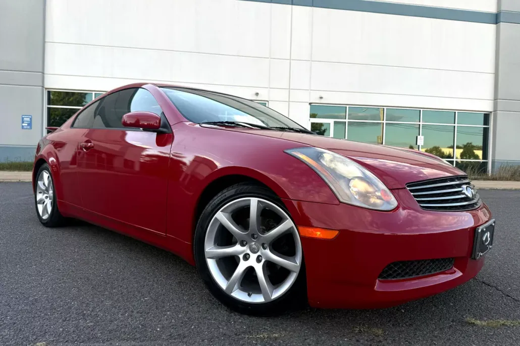 2004 Infiniti G35 Coupe photo 1