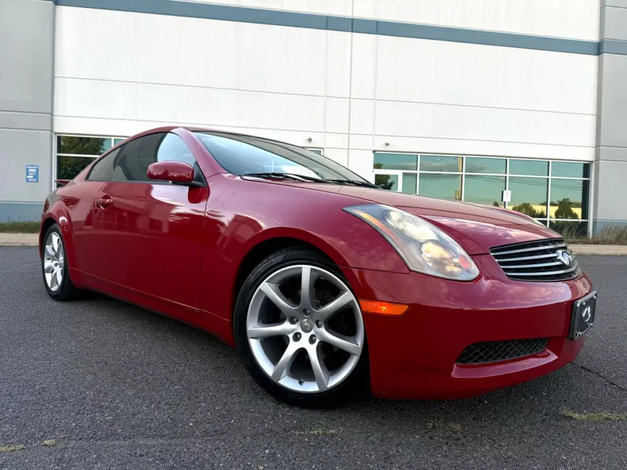 2004 Infiniti G35 Coupe photo 1
