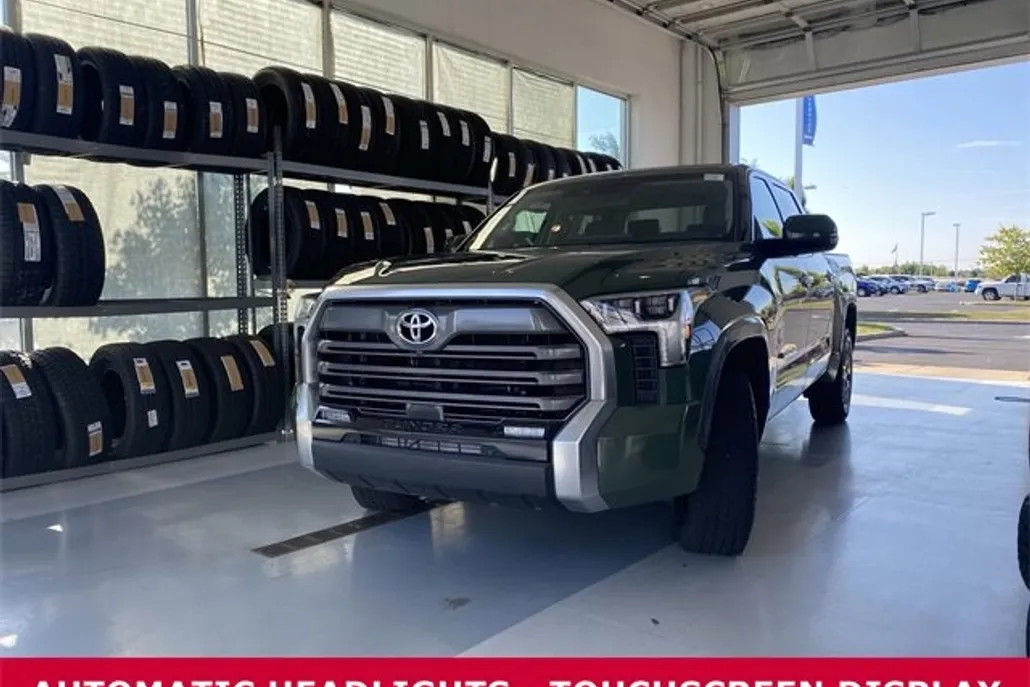 2022 Toyota Tundra Limited CrewMax photo 1