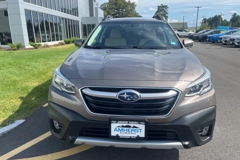 2021 Subaru Outback Limited photo 1