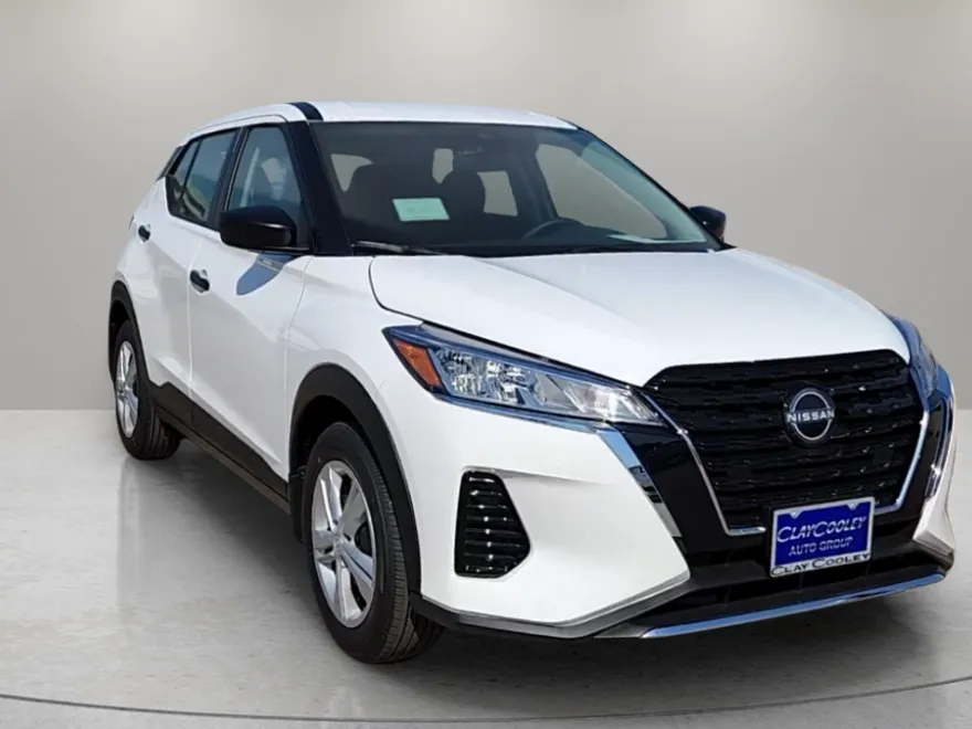 2025 Nissan Kicks Play S photo 1
