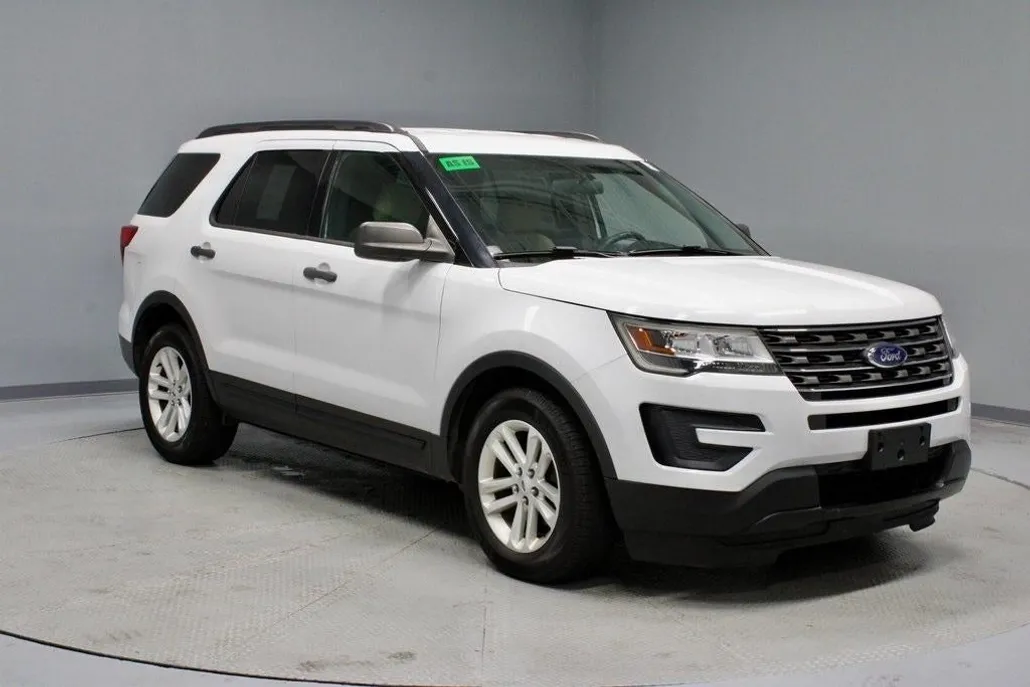 2017 Ford Explorer Base photo 1