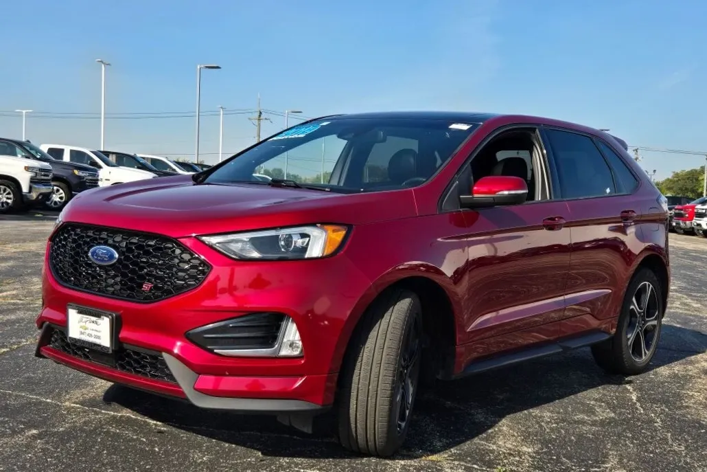 2019 Ford Edge ST photo 1
