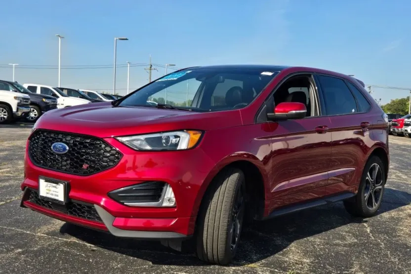 2019 Ford Edge ST photo 1