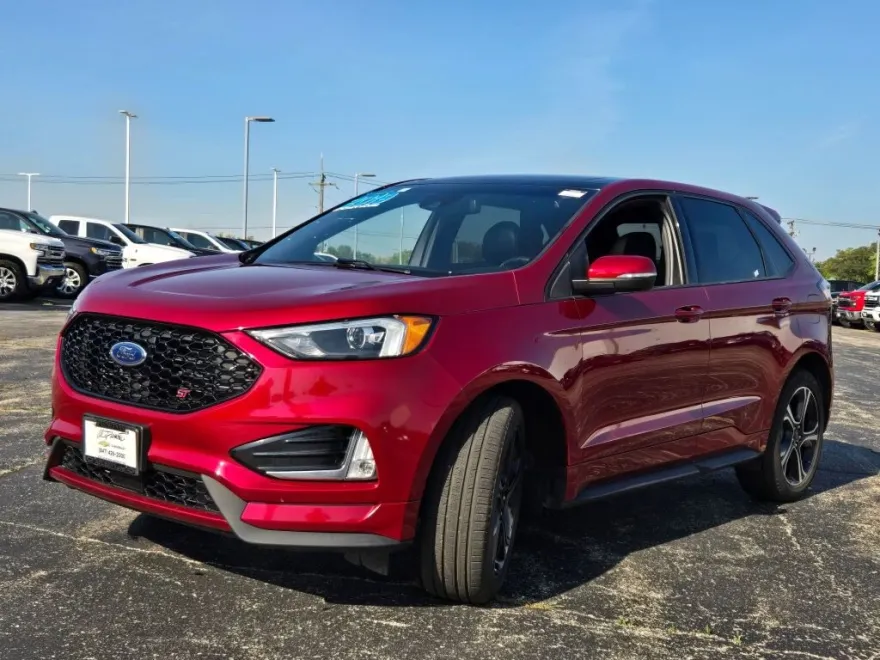 2019 Ford Edge ST photo 1