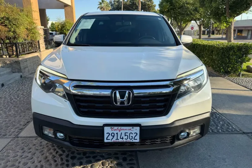 2017 Honda Ridgeline RTL-T photo 1