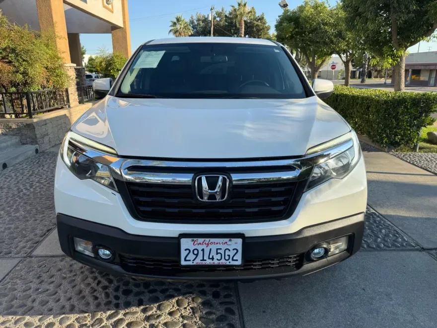 2017 Honda Ridgeline RTL-T photo 1