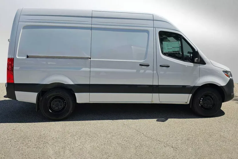 2025 Mercedes Benz Sprinter 2500 Standard Roof photo 1