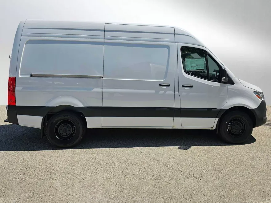 2025 Mercedes Benz Sprinter 2500 Standard Roof photo 1