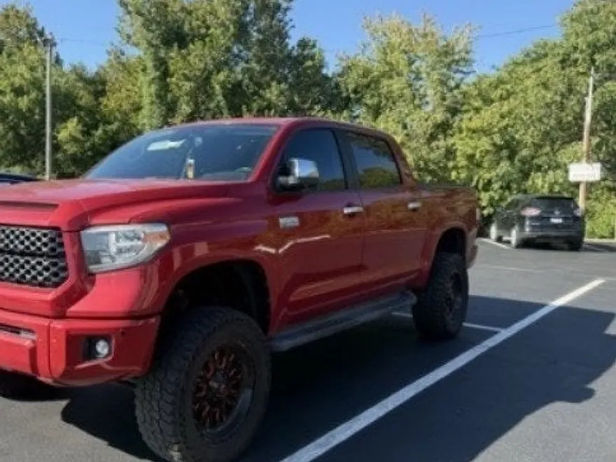 2018 Toyota Tundra Platinum photo 1