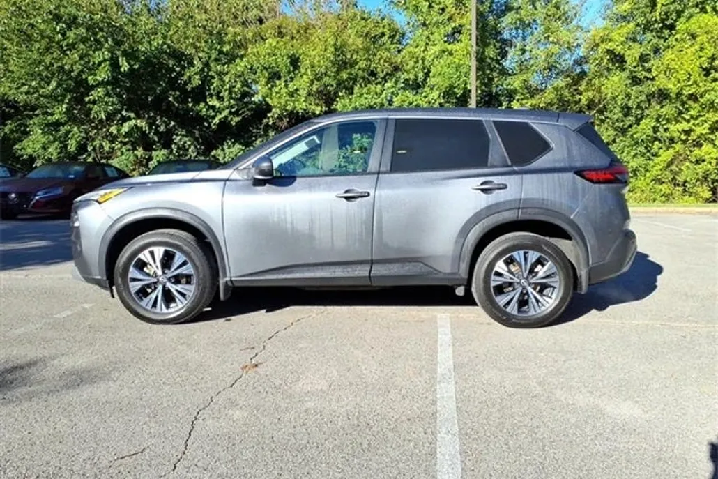 2022 Nissan Rogue SV photo 1