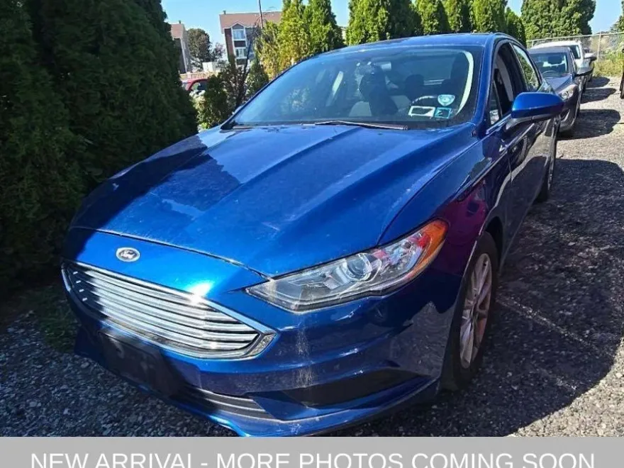 2017 Ford Fusion SE photo 1