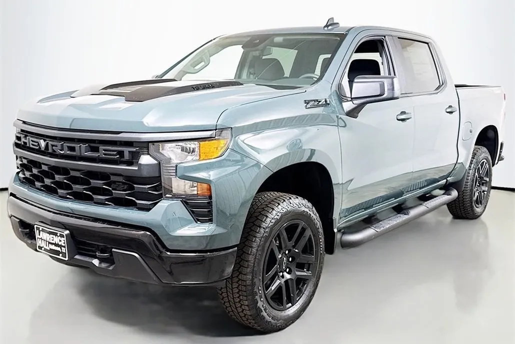 2026 Chevrolet Silverado 1500 Custom Trail Boss photo 1