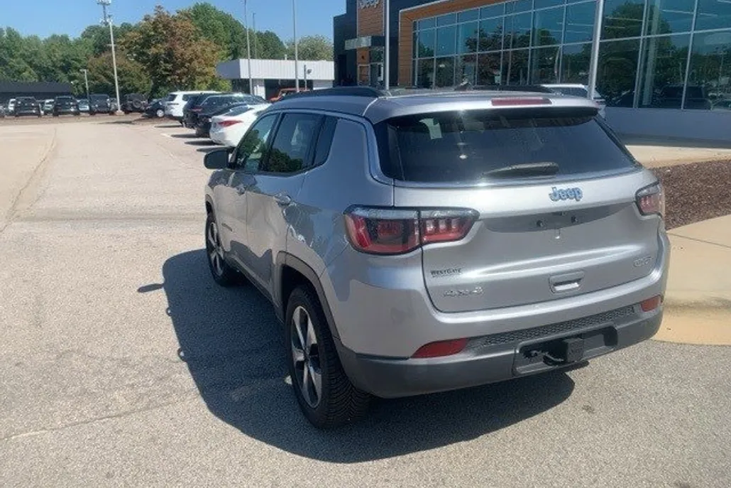 2018 Jeep Compass Latitude photo 1