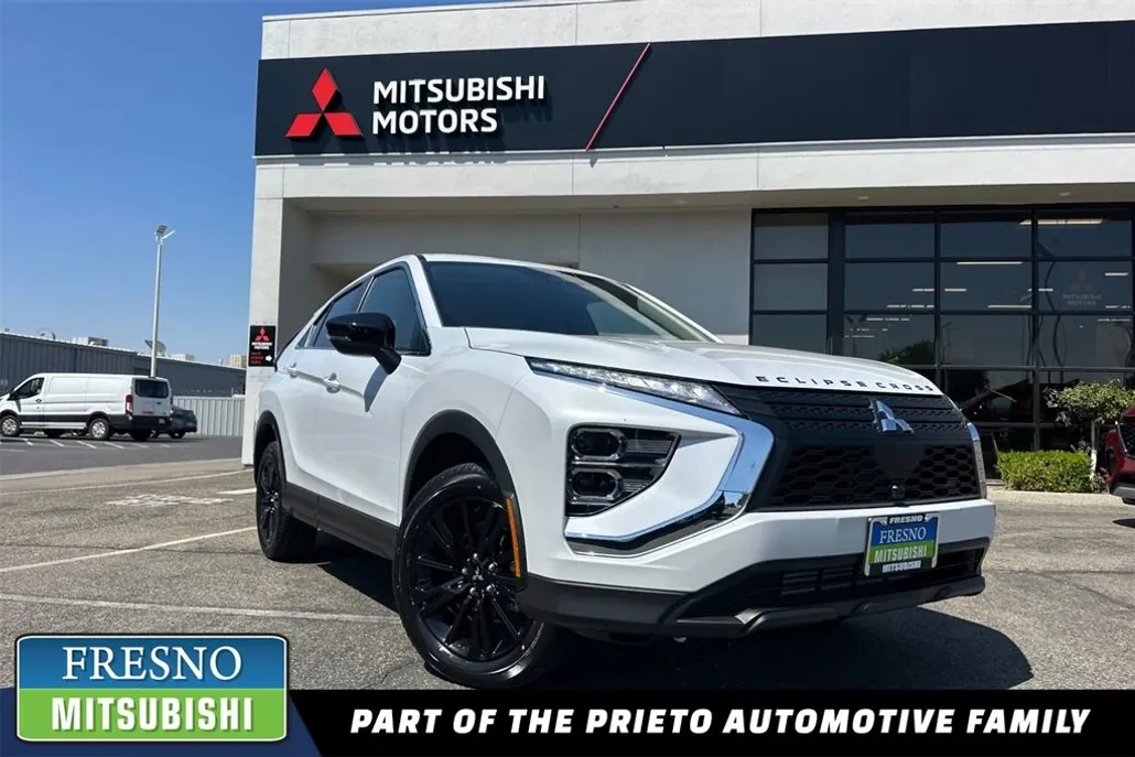 2025 Mitsubishi Eclipse Cross LE photo 1