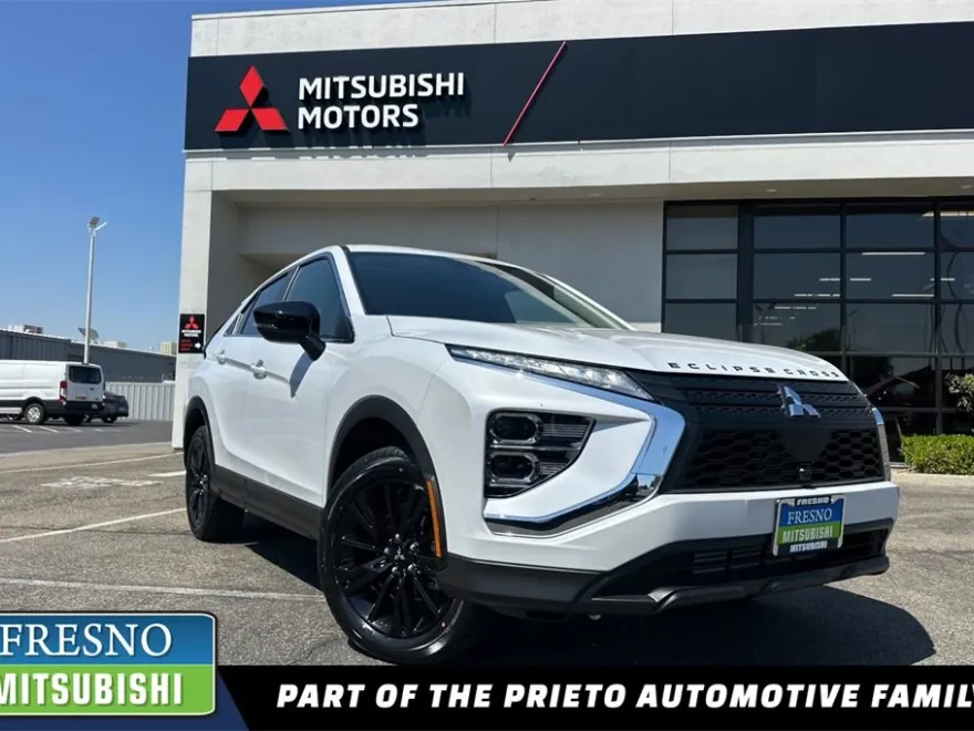 2025 Mitsubishi Eclipse Cross LE photo 1