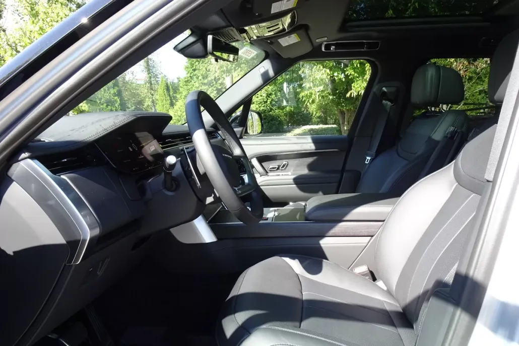 2025 Land Rover Range Rover SE photo 1