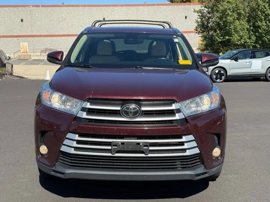 2017 Toyota Highlander XLE photo 1