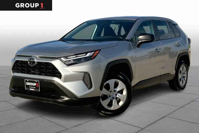2024 Toyota RAV4 LE photo 1