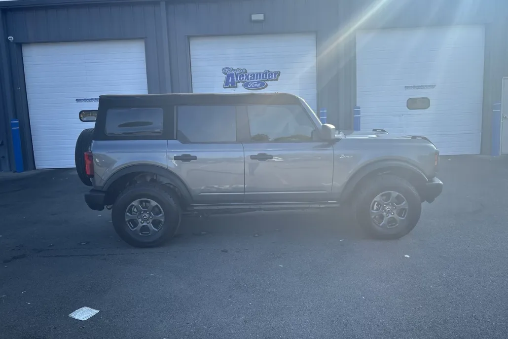 2022 Ford Bronco Big Bend photo 1