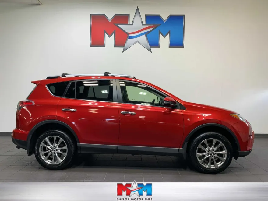 2016 Toyota RAV4 Limited photo 1