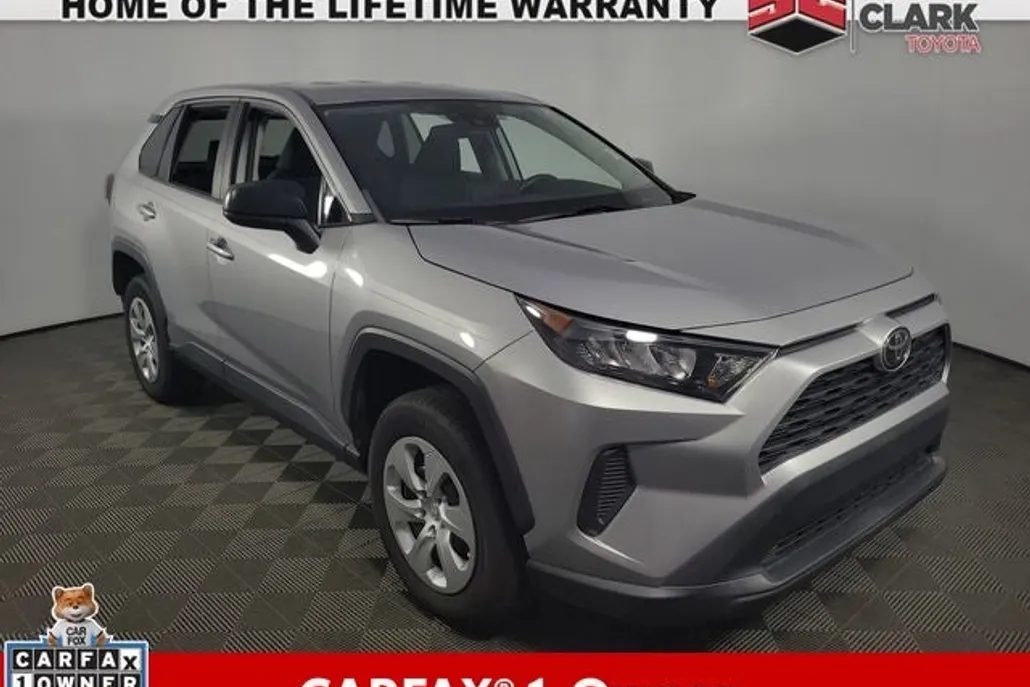 2022 Toyota RAV4 LE Sport photo 1