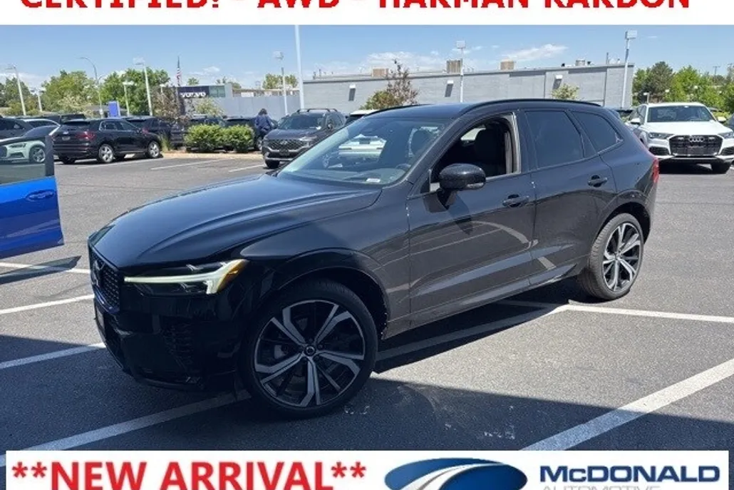 2023 Volvo XC60 B5 Ultimate photo 1