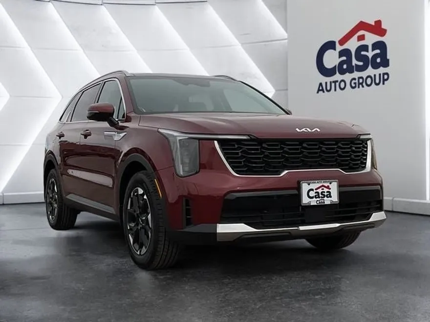 2025 Kia Sorento S photo 1