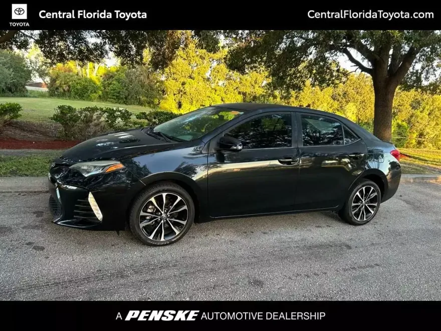 2019 Toyota Corolla SE photo 1