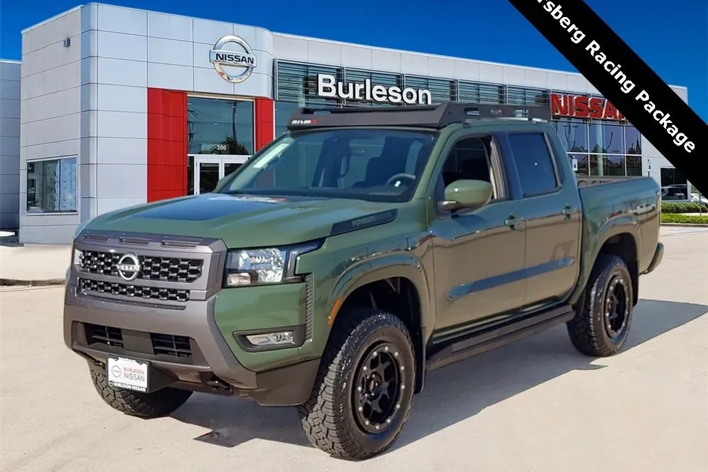2025 Nissan Frontier SV photo 1