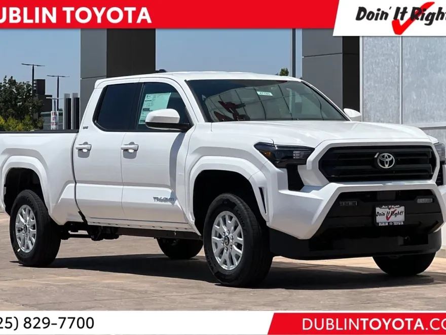 2025 Toyota Tacoma SR5 photo 1