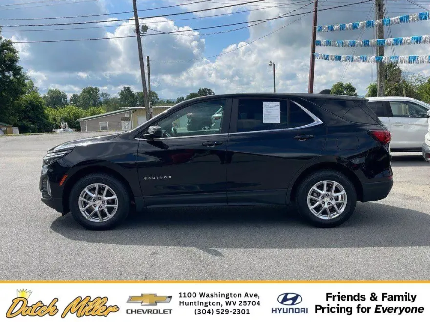2023 Chevrolet Equinox LT photo 1