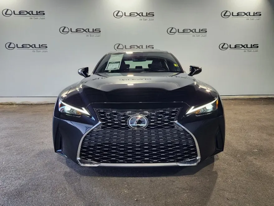 2025 Lexus IS 300 photo 6