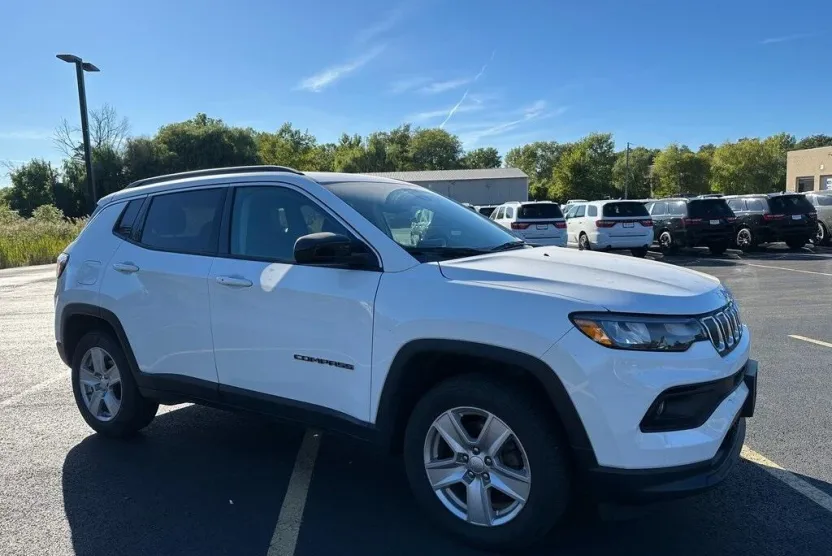 2022 Jeep Compass Latitude photo 1