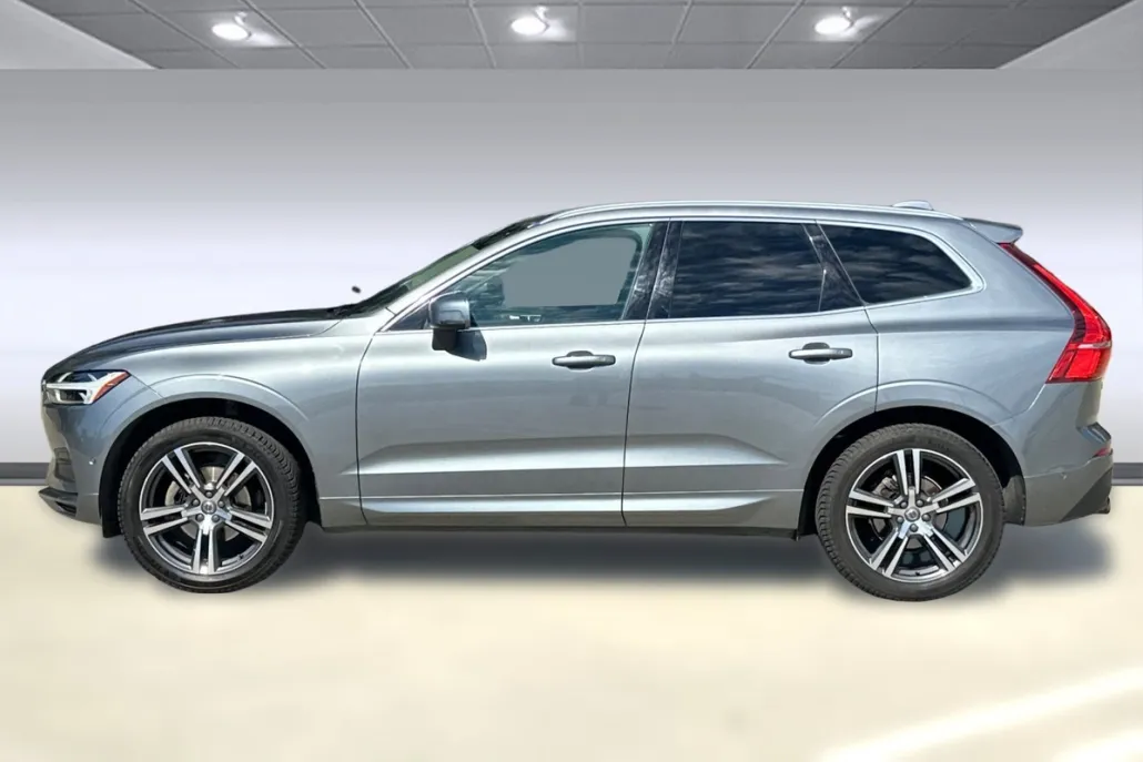 2019 Volvo XC60 T5 Momentum photo 1