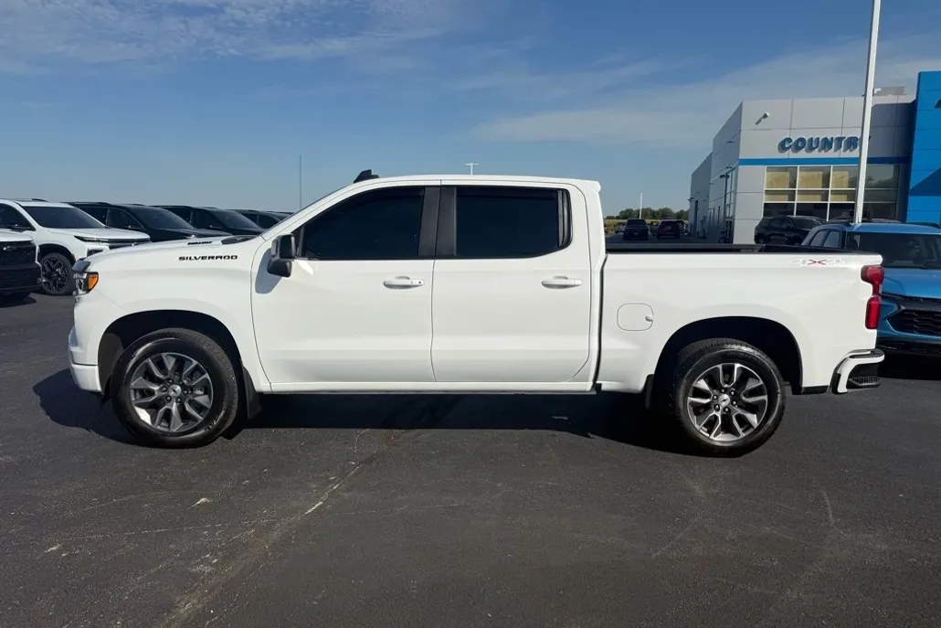 2023 Chevrolet Silverado 1500 RST photo 1