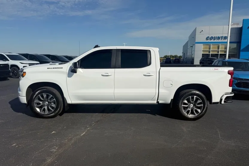 2023 Chevrolet Silverado 1500 RST photo 1
