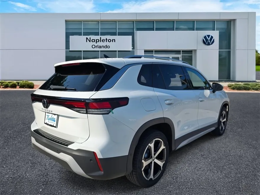 2025 Volkswagen Tiguan SE photo 1