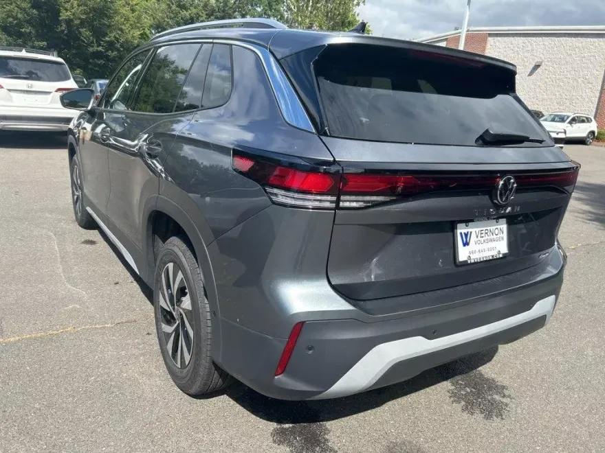 2025 Volkswagen Tiguan S photo 1