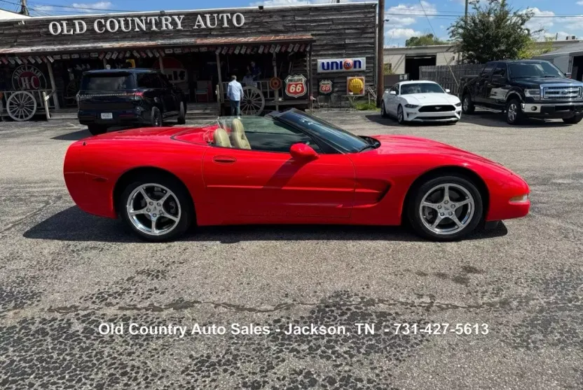 2001 Chevrolet Corvette photo 1