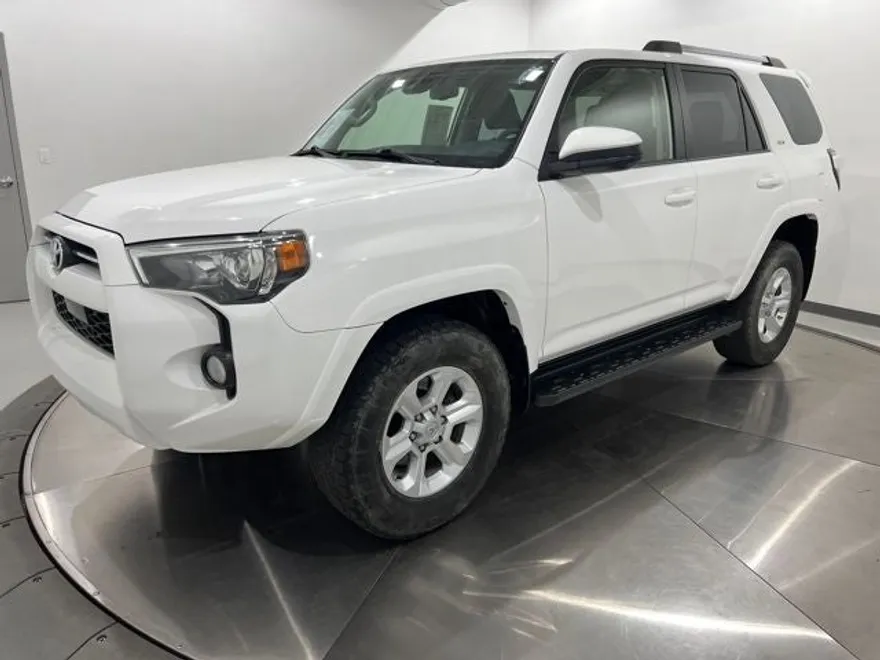 2020 Toyota 4Runner SR5 photo 1