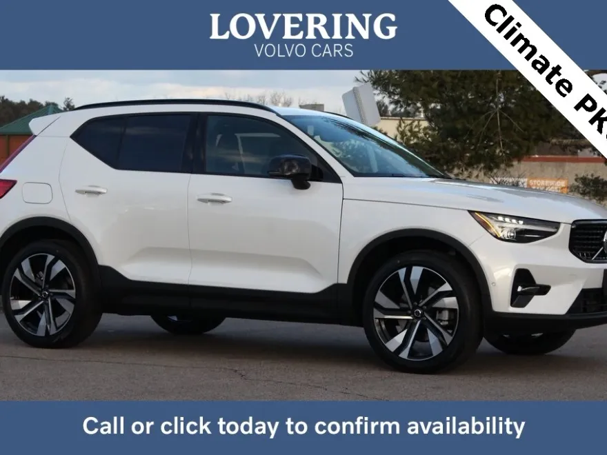 2025 Volvo XC40 Plus photo 1
