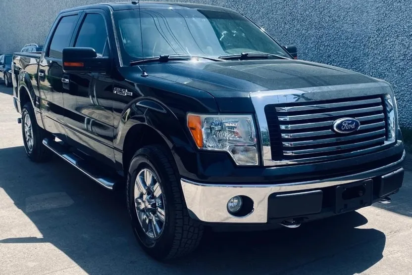 2010 Ford F-150 XLT photo 1