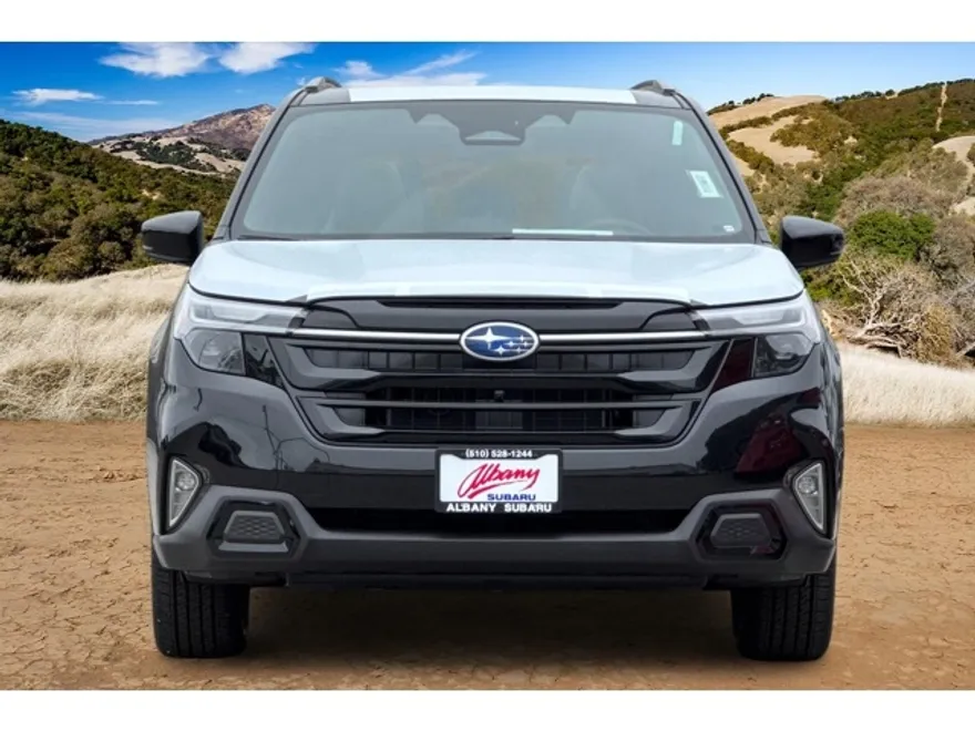 2025 Subaru Forester Touring photo 1