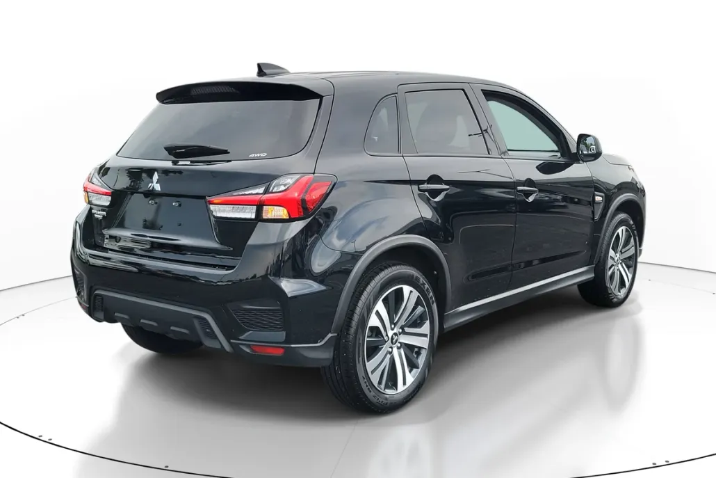2024 Mitsubishi Outlander Sport ES photo 1